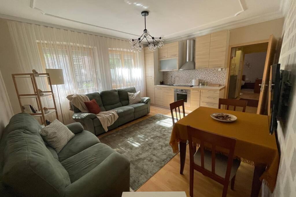 Cozy Apartment In The Old Center Of Prishtina Priștina Exterior foto